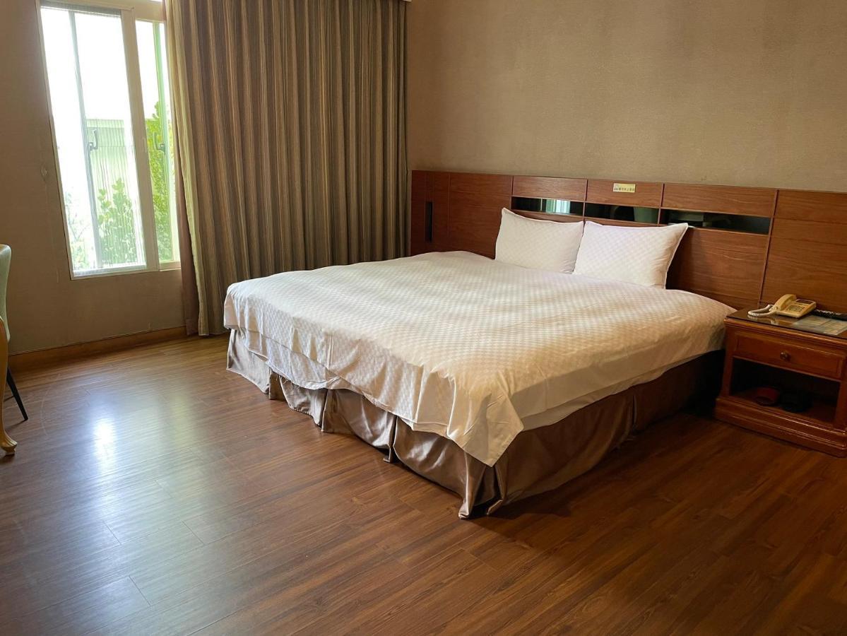 Chia Shih Pao Hotel Taibao Exteriör bild