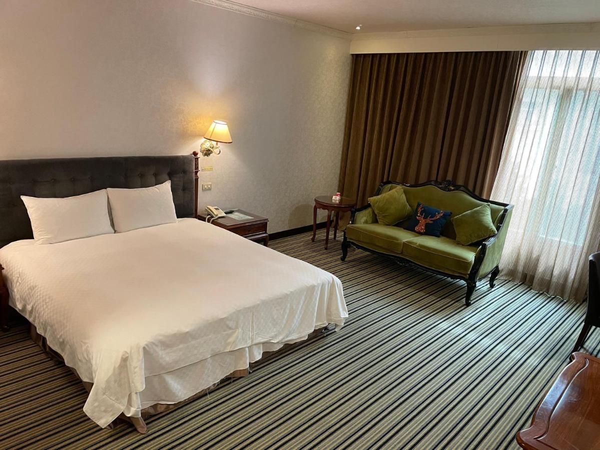 Chia Shih Pao Hotel Taibao Exteriör bild