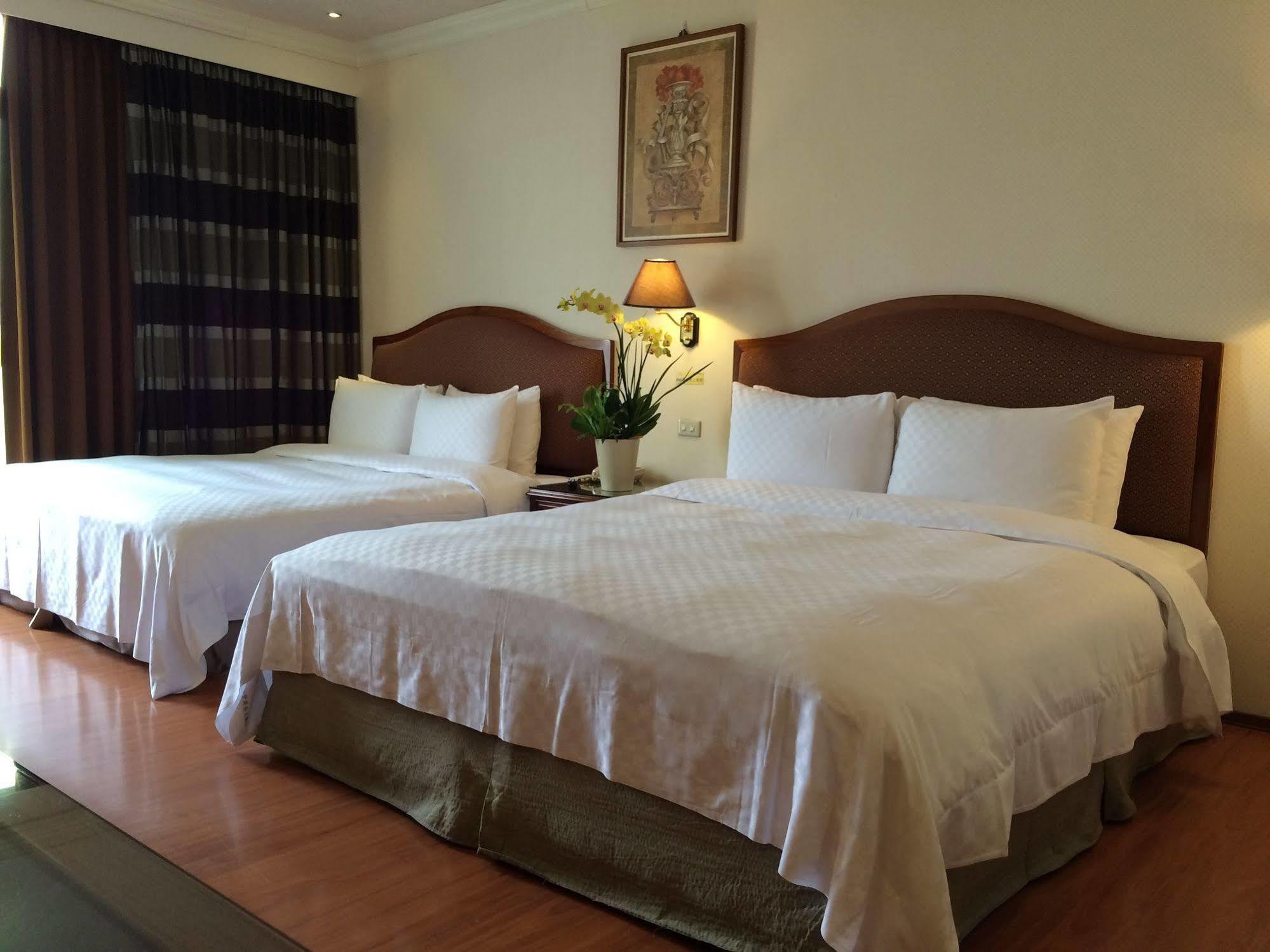 Chia Shih Pao Hotel Taibao Exteriör bild